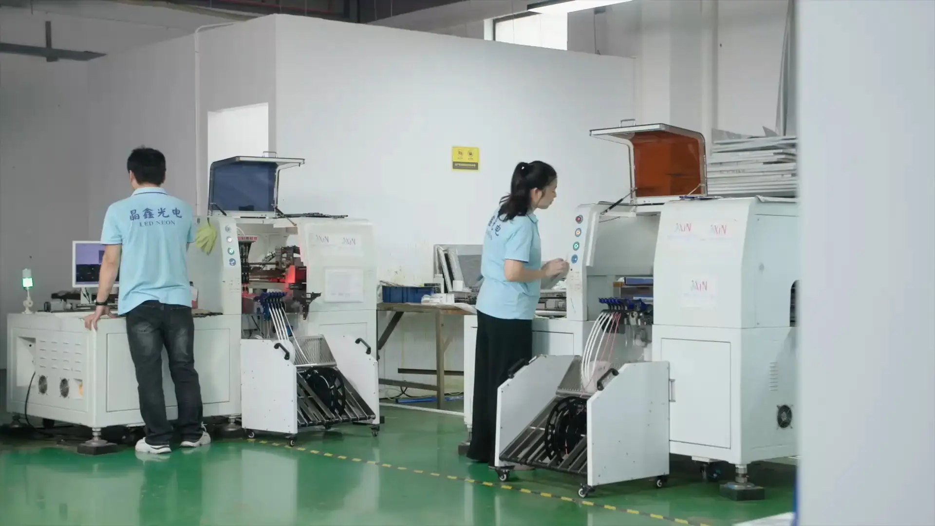 XRAY Racing Team Custom Neon Light  Box for Garage & Workshop 1